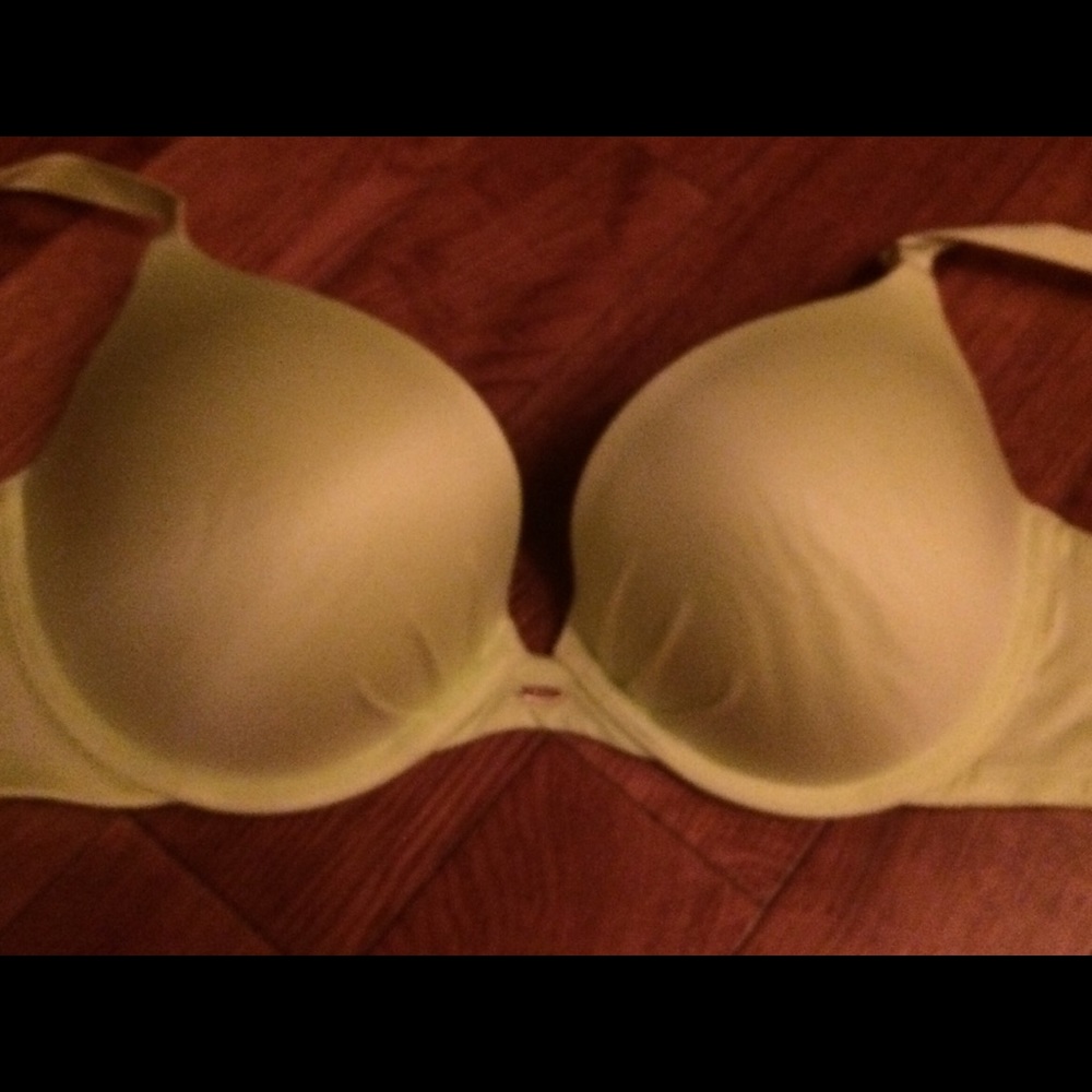 VS Fabulous Plunge Bra 34DD